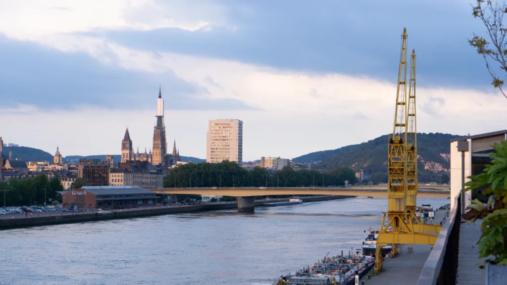 Location bureau Rouen vue Seine